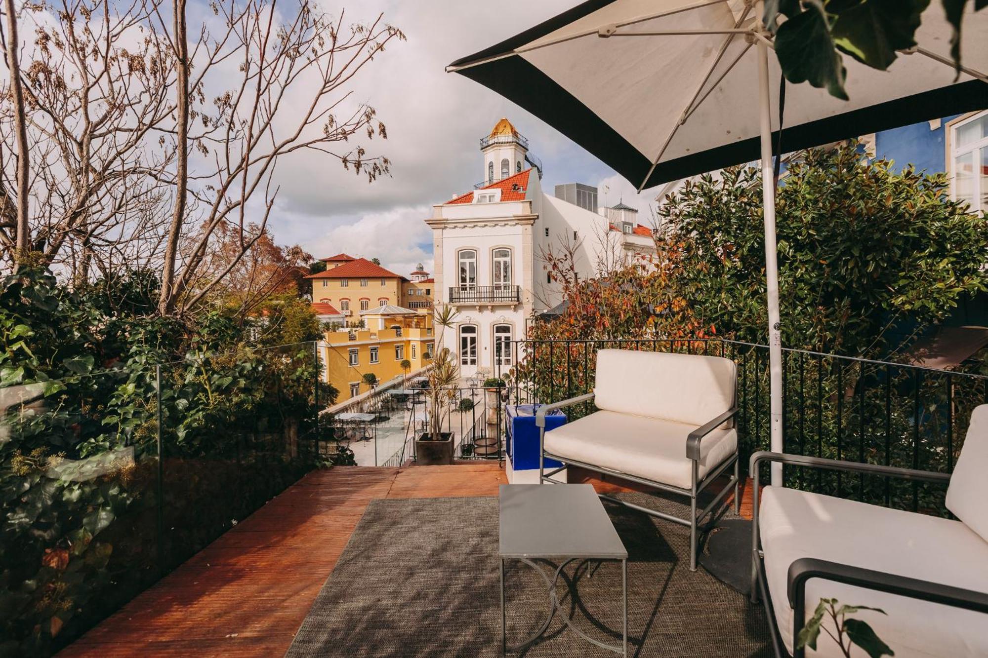 Torel Palace Лиссабон Экстерьер фото The terrace of the hotel