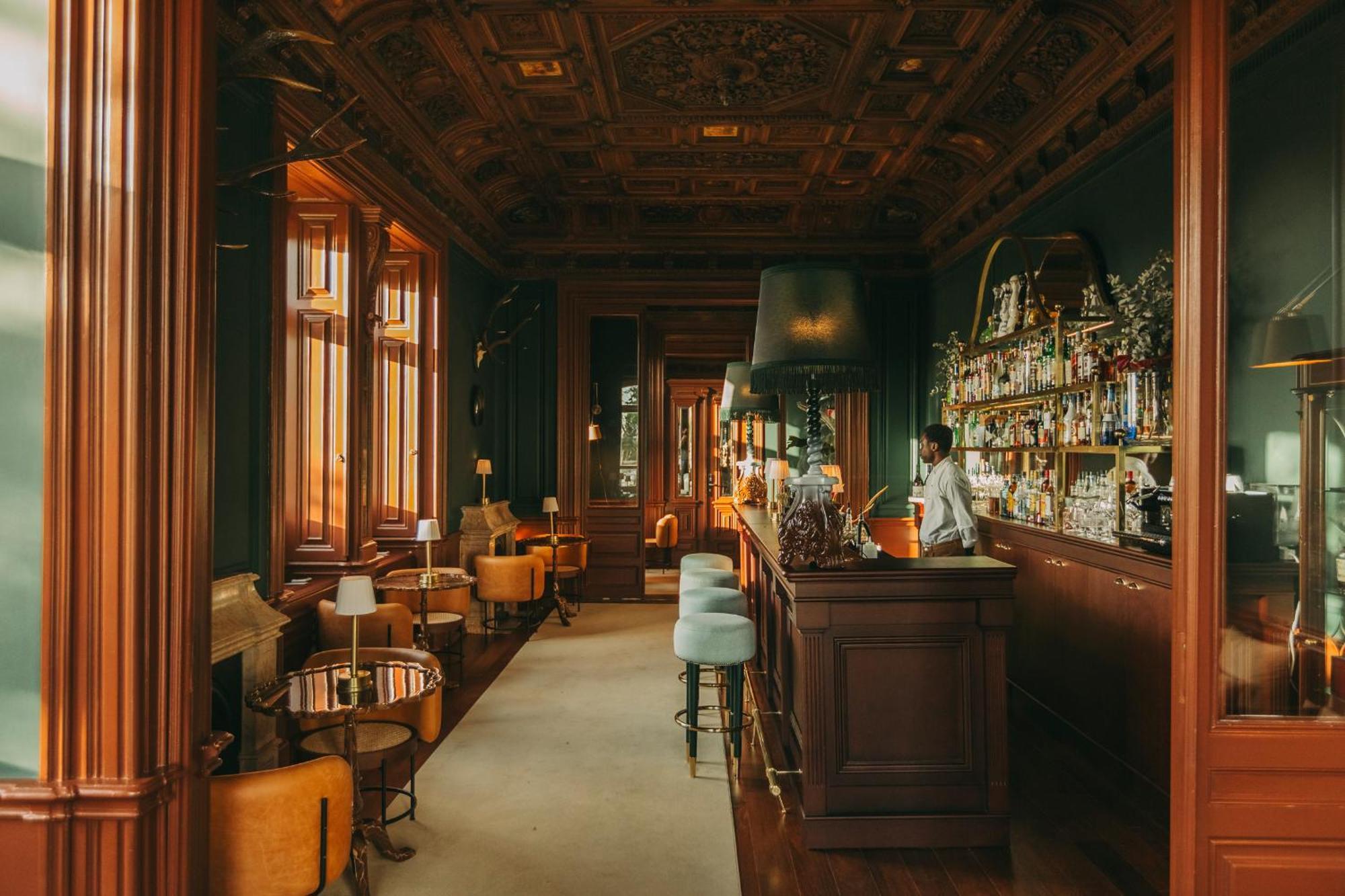 Torel Palace Лиссабон Экстерьер фото The bar at the hotel