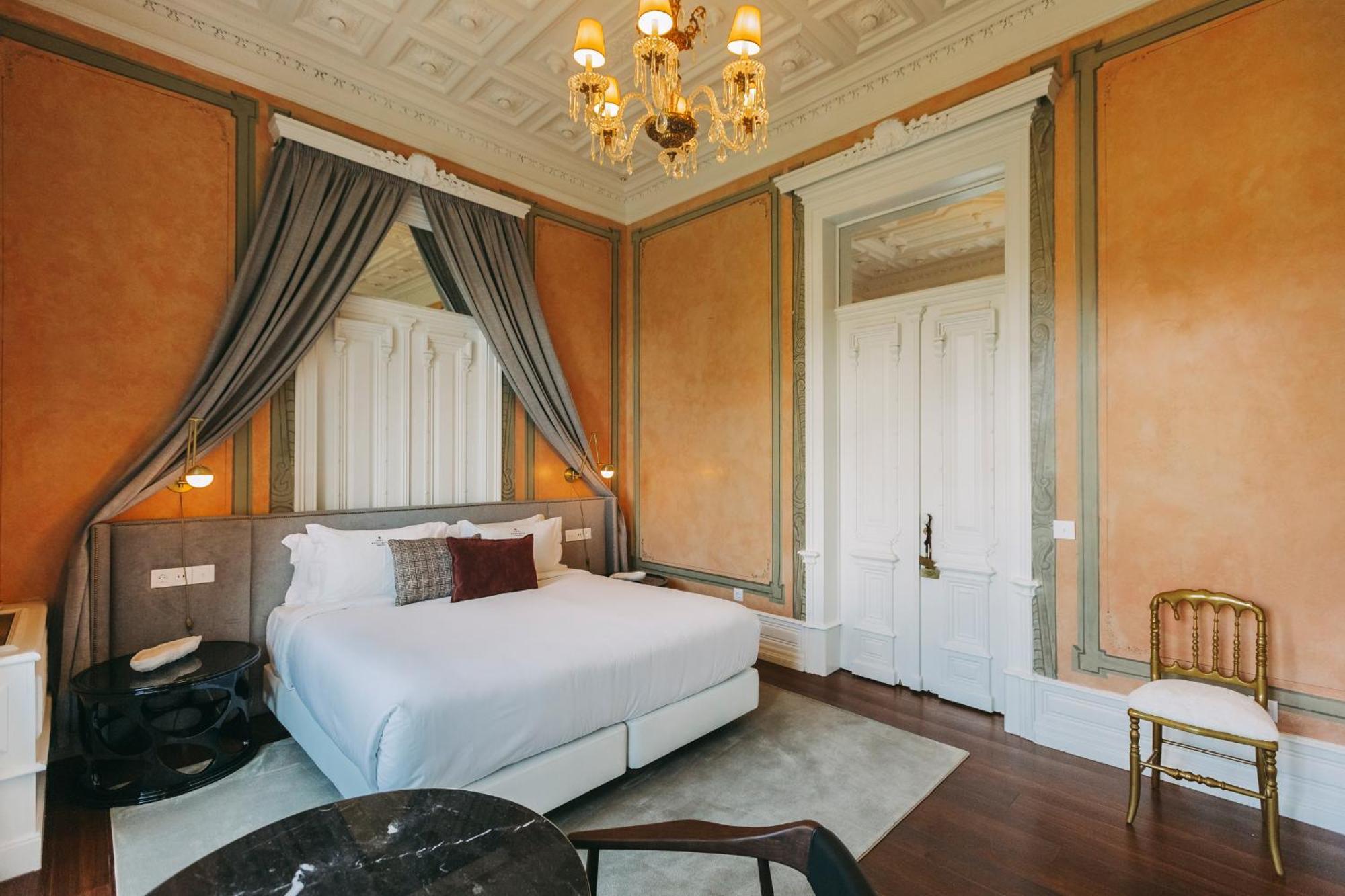 Torel Palace Лиссабон Экстерьер фото A bedroom at the hotel