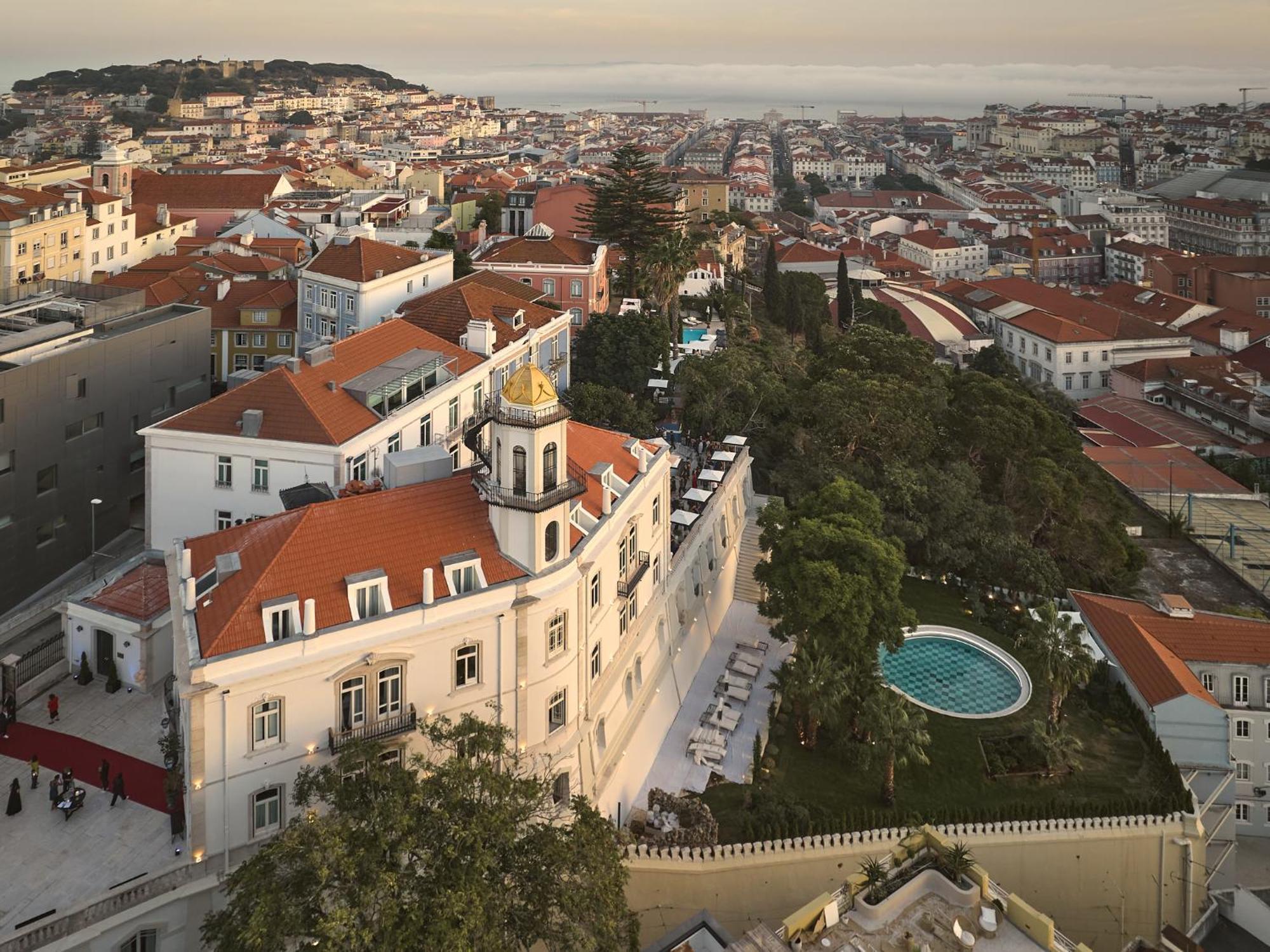 Torel Palace Лиссабон Экстерьер фото The hotel as seen from the Belmonte Tower